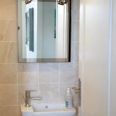 Apartament Duplex Climatise Avec Terrasse Vue Au Pied De La Antibes