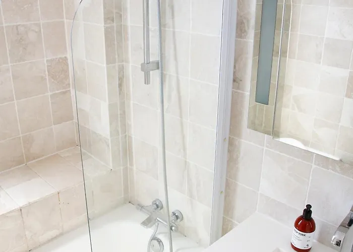 公寓 Duplex Climatise Avec Terrasse Vue Au Pied De La 昂蒂布