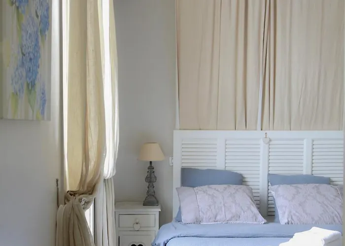 公寓 Duplex Climatise Avec Terrasse Vue Au Pied De La 昂蒂布